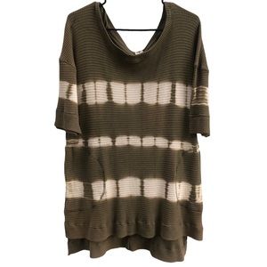 • Free People • Gradiant Army Green / Creme Thermal w/ Pockets